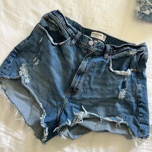 Abercrombie & Fitch curve love high rise mom short